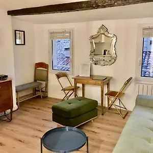  Appartement Petit Cocoon Rénové Avec Vue Sur Les Toits D'aix En Provence France